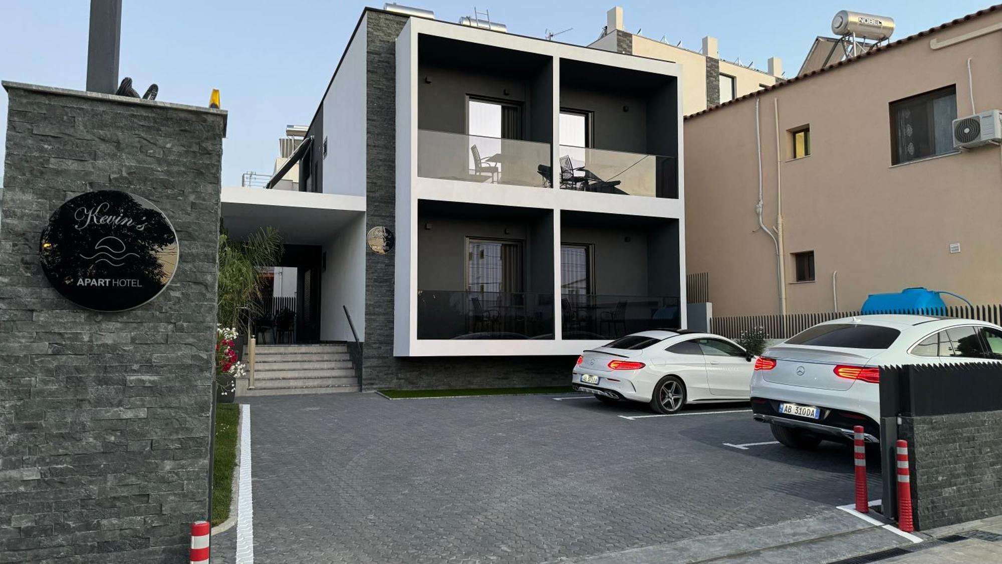 Kevin'S Aparthotel Vlorë エクステリア 写真