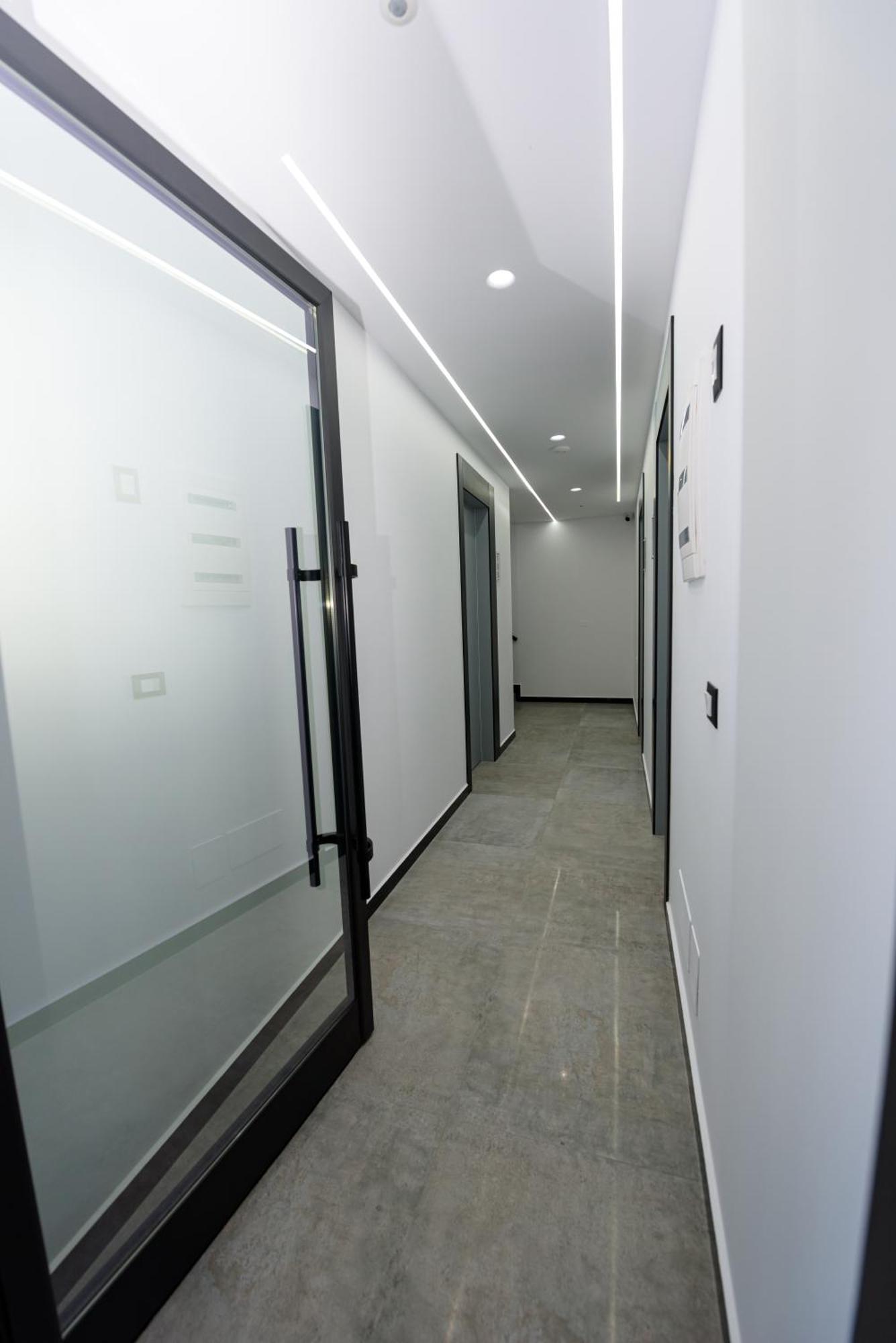 Kevin'S Aparthotel Vlorë エクステリア 写真